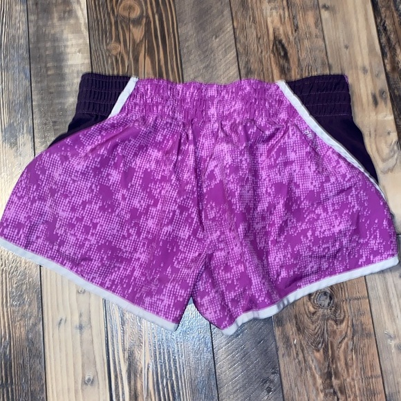 Nike Dri-Fit shorts size Medium - Picture 2 of 3